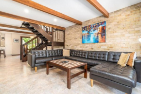 Charming two-story 2BR townhouse in Braddon Canberra